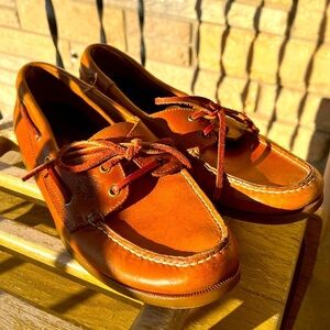 Land Rover 2 Eye Genuine Handsewn Men’s Boat Shoes Size 9